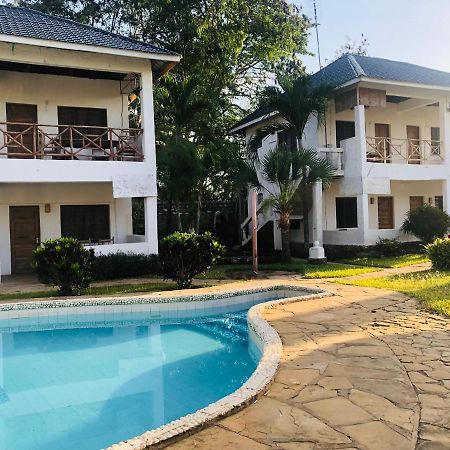Miwa Holiday Resort Diani Beach Kültér fotó