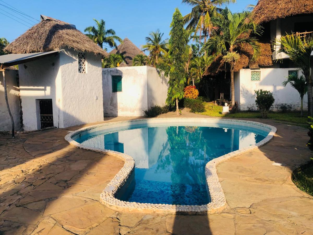 Miwa Holiday Resort Diani Beach Kültér fotó