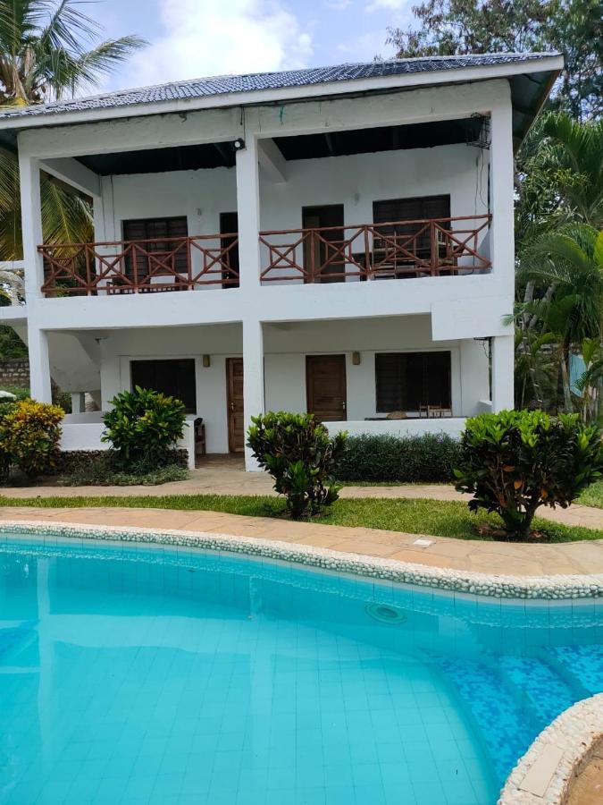 Miwa Holiday Resort Diani Beach Kültér fotó