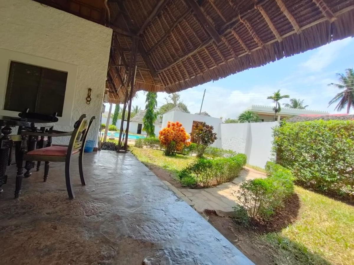 Miwa Holiday Resort Diani Beach Kültér fotó